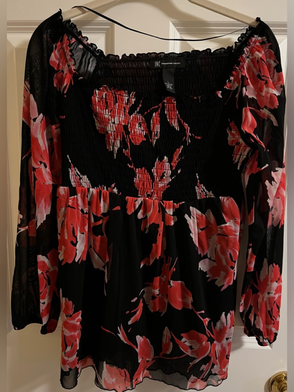 NWOT INC pretty top. Size L